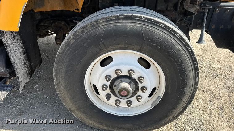 image for item DO2311 2009 International 7500 dump truck