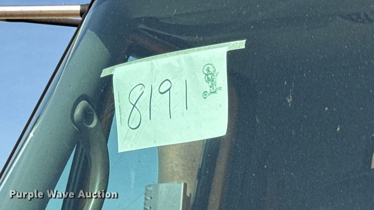 image for item DO2311 2009 International 7500 dump truck