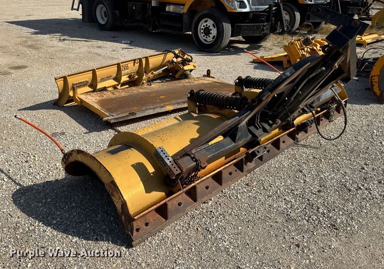 image for item DO2311 2009 International 7500 dump truck