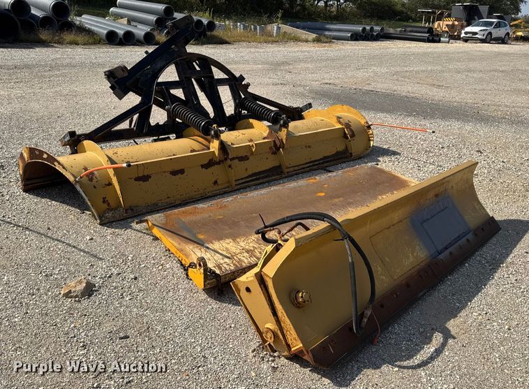 image for item DO2311 2009 International 7500 dump truck