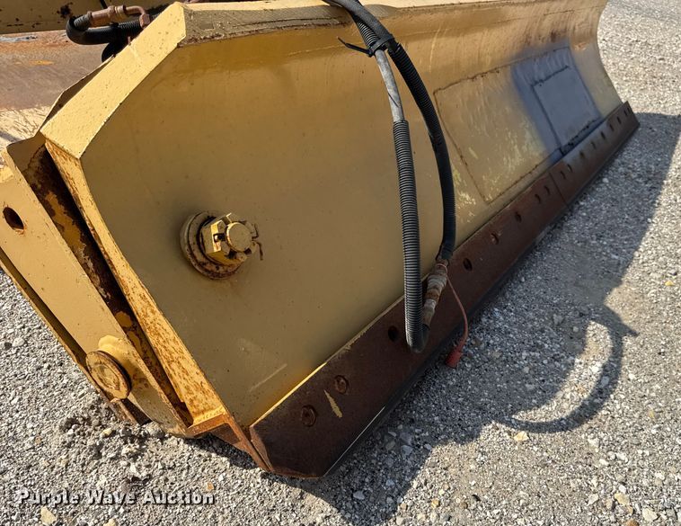 image for item DO2311 2009 International 7500 dump truck