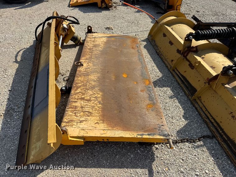 image for item DO2311 2009 International 7500 dump truck