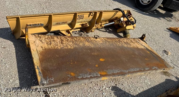 image for item DO2311 2009 International 7500 dump truck