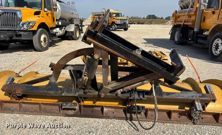 image for item DO2311 2009 International 7500 dump truck