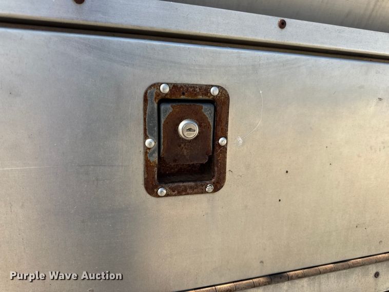 image for item DO2312 2008 International 7400 oil distributor truck