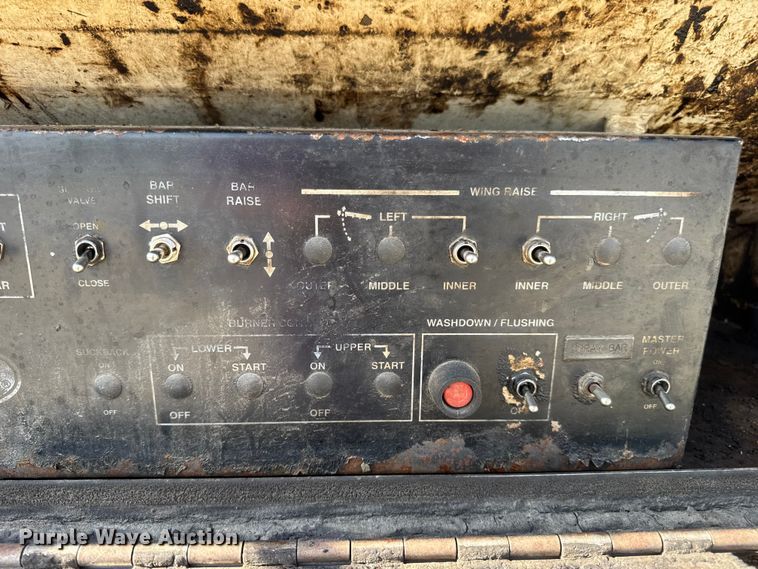 image for item DO2312 2008 International 7400 oil distributor truck