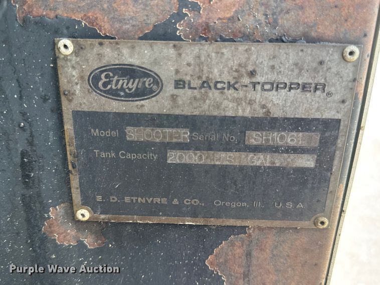 image for item DO2312 2008 International 7400 oil distributor truck