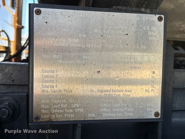 image for item DO2312 2008 International 7400 oil distributor truck