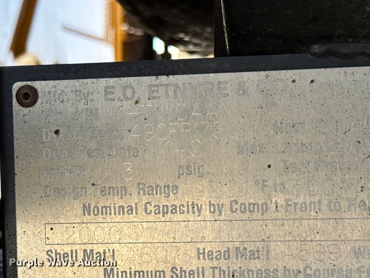 image for item DO2312 2008 International 7400 oil distributor truck