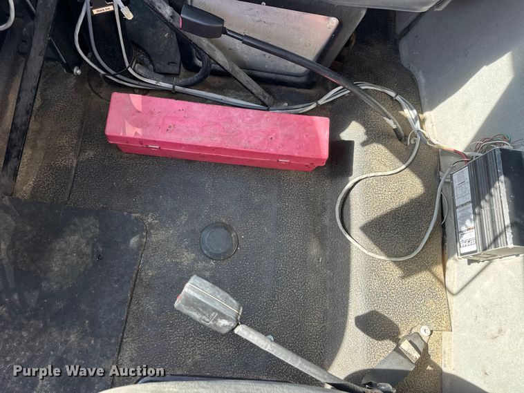 image for item DO2312 2008 International 7400 oil distributor truck