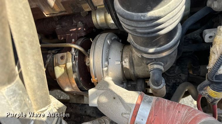 image for item DO2312 2008 International 7400 oil distributor truck