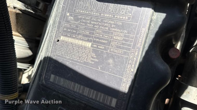 image for item DO2312 2008 International 7400 oil distributor truck