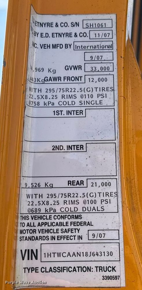 image for item DO2312 2008 International 7400 oil distributor truck