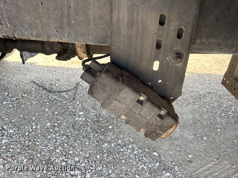 image for item DO2313 2007 International 7400 oil distributor truck