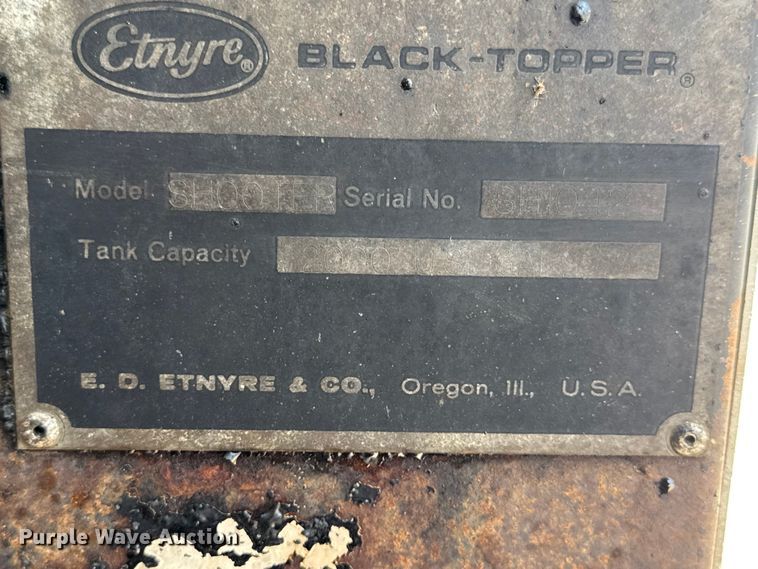 image for item DO2313 2007 International 7400 oil distributor truck