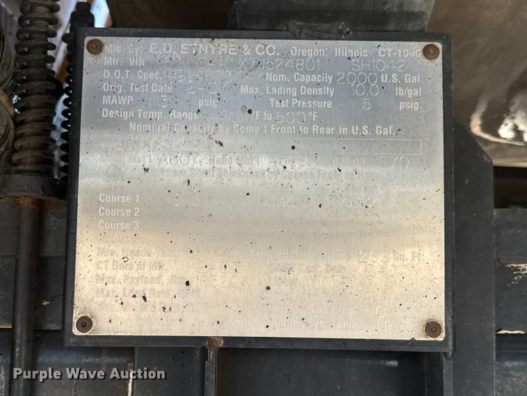 image for item DO2313 2007 International 7400 oil distributor truck