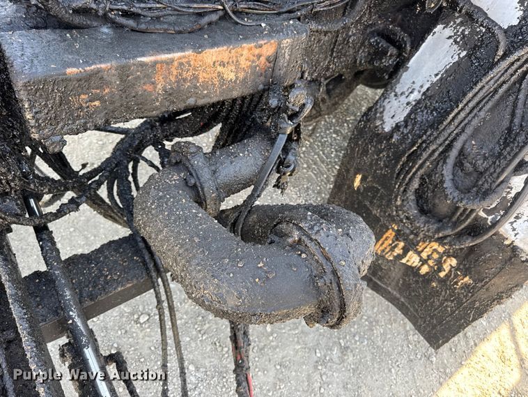 image for item DO2313 2007 International 7400 oil distributor truck