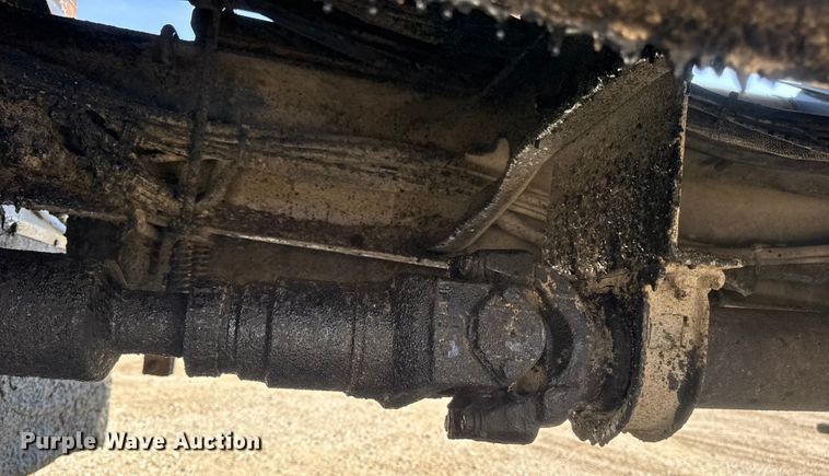 image for item DO2313 2007 International 7400 oil distributor truck