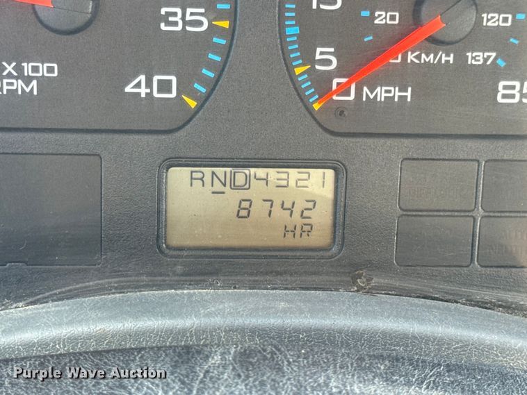 image for item DO2313 2007 International 7400 oil distributor truck