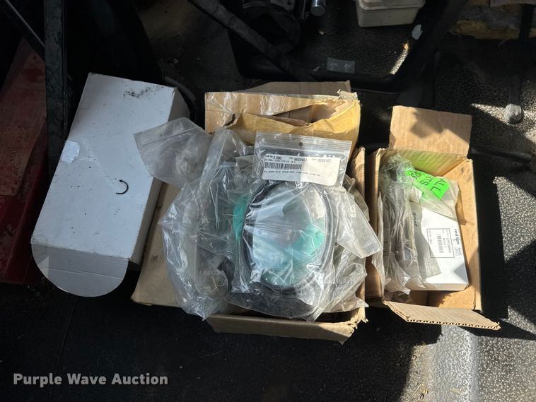 image for item DO2313 2007 International 7400 oil distributor truck