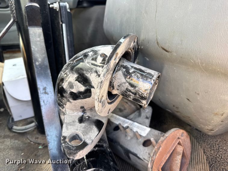 image for item DO2313 2007 International 7400 oil distributor truck