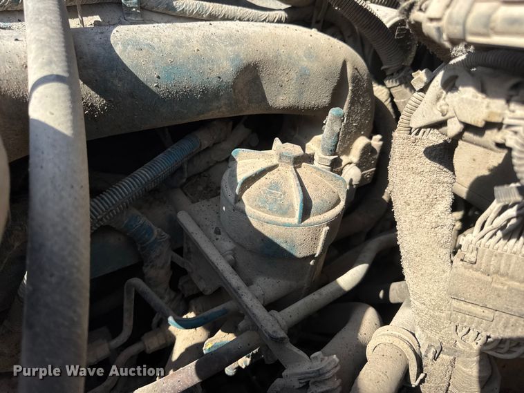 image for item DO2313 2007 International 7400 oil distributor truck