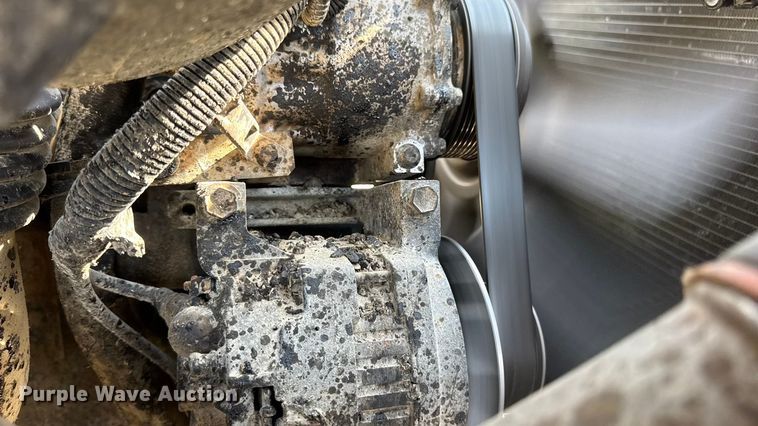 image for item DO2313 2007 International 7400 oil distributor truck