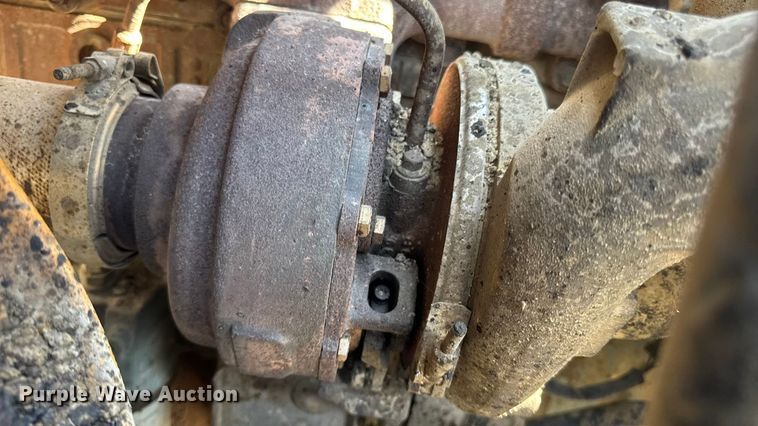 image for item DO2313 2007 International 7400 oil distributor truck