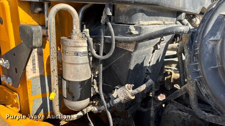 image for item DO2313 2007 International 7400 oil distributor truck