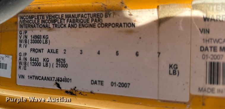 image for item DO2313 2007 International 7400 oil distributor truck