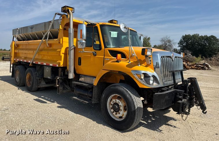 image for item DO2314 2011 International 7500 dump truck