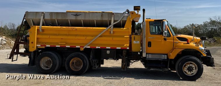 image for item DO2314 2011 International 7500 dump truck