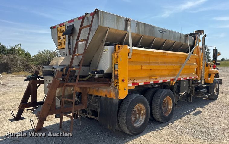 image for item DO2314 2011 International 7500 dump truck