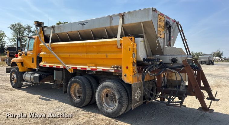 image for item DO2314 2011 International 7500 dump truck