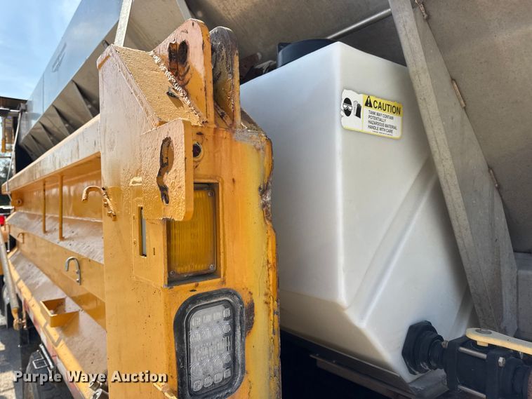 image for item DO2314 2011 International 7500 dump truck