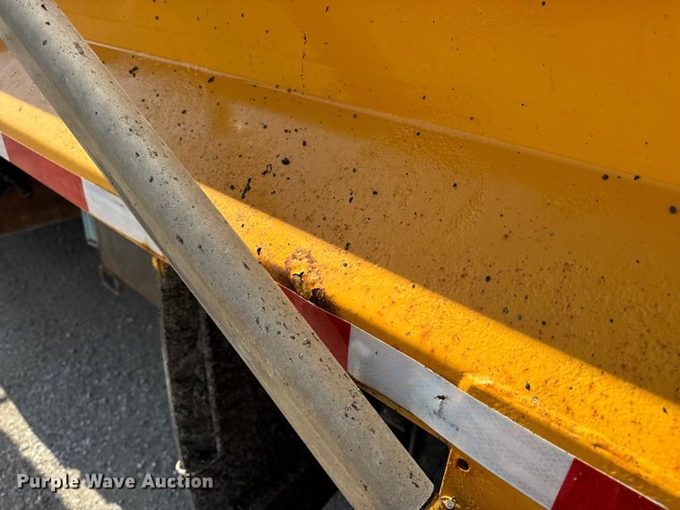 image for item DO2314 2011 International 7500 dump truck