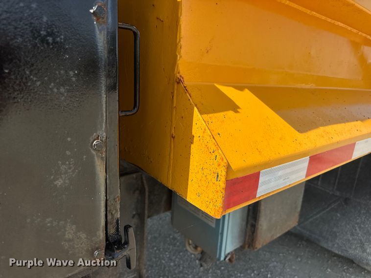 image for item DO2314 2011 International 7500 dump truck