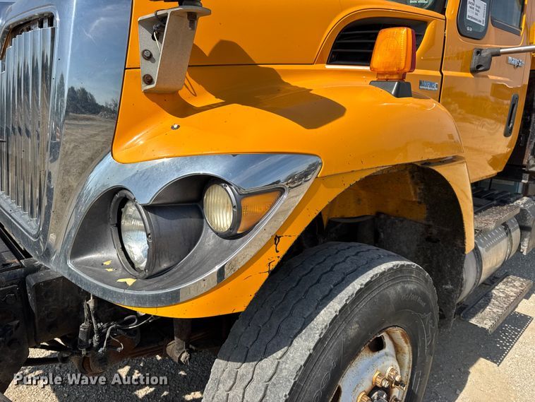 image for item DO2314 2011 International 7500 dump truck