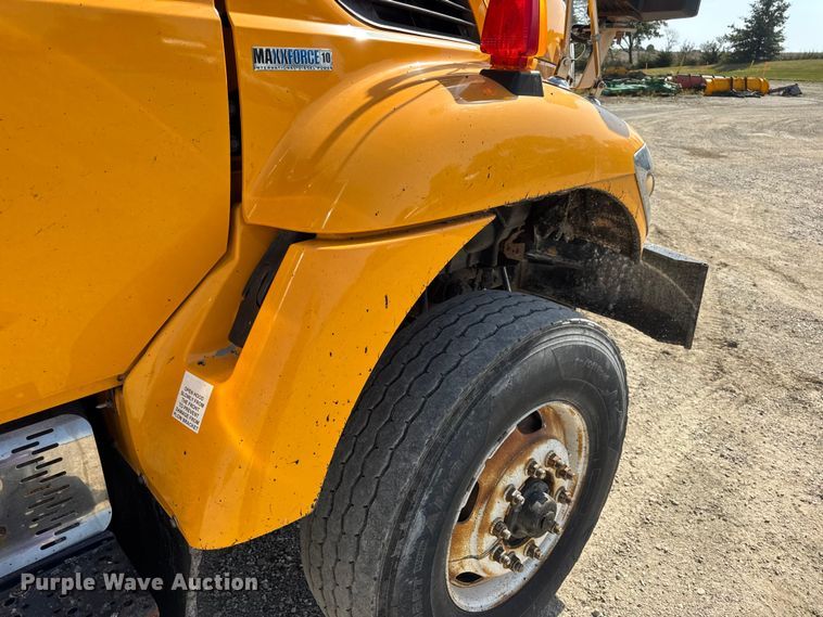 image for item DO2314 2011 International 7500 dump truck