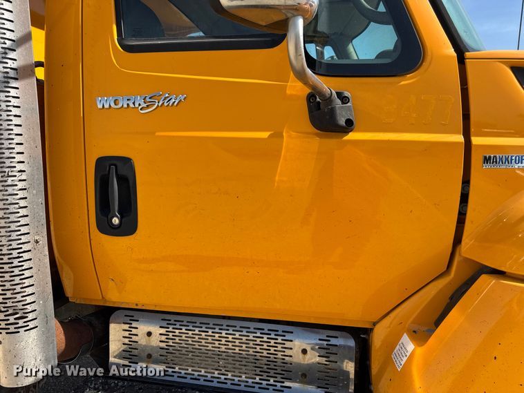 image for item DO2314 2011 International 7500 dump truck