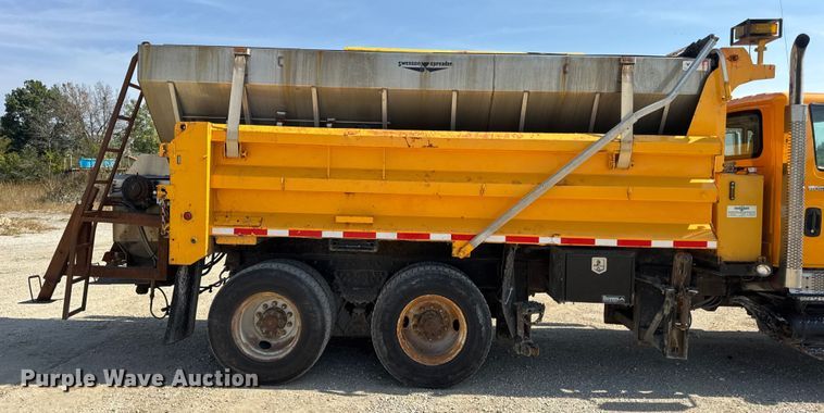 image for item DO2314 2011 International 7500 dump truck