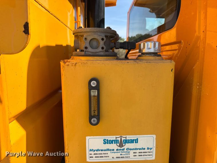 image for item DO2314 2011 International 7500 dump truck