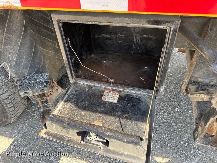 image for item DO2314 2011 International 7500 dump truck