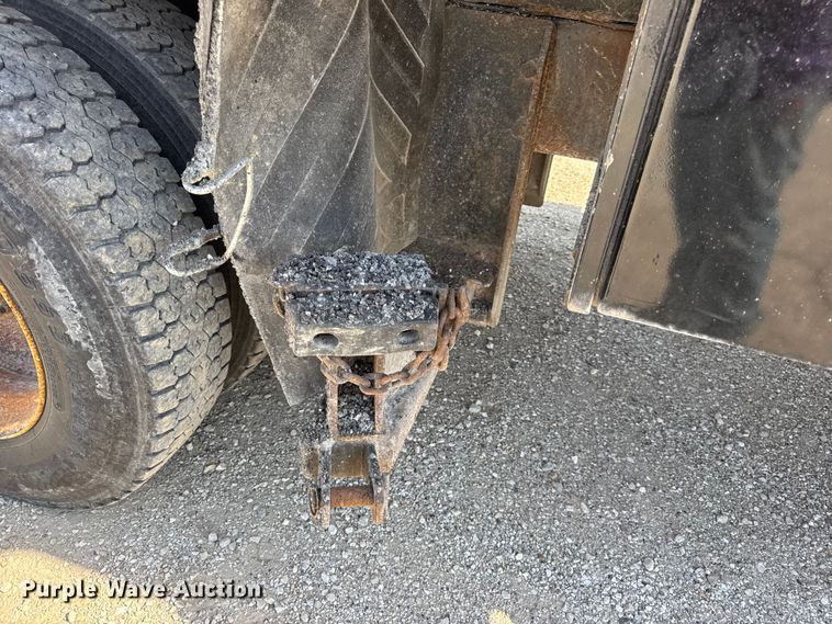 image for item DO2314 2011 International 7500 dump truck