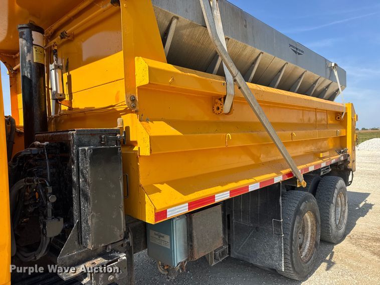 image for item DO2314 2011 International 7500 dump truck