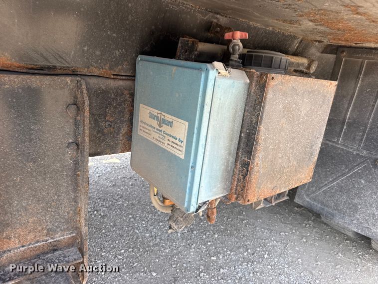 image for item DO2314 2011 International 7500 dump truck