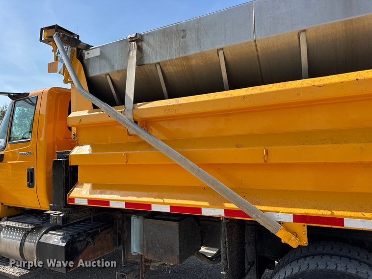 image for item DO2314 2011 International 7500 dump truck