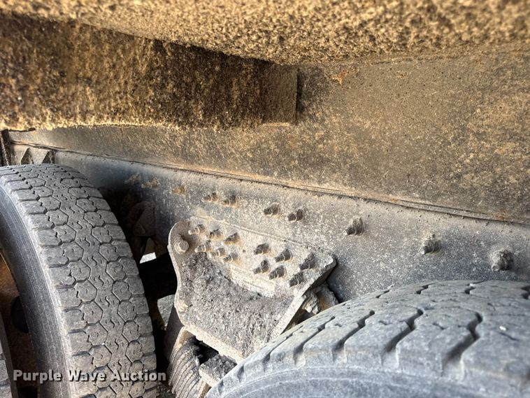 image for item DO2314 2011 International 7500 dump truck