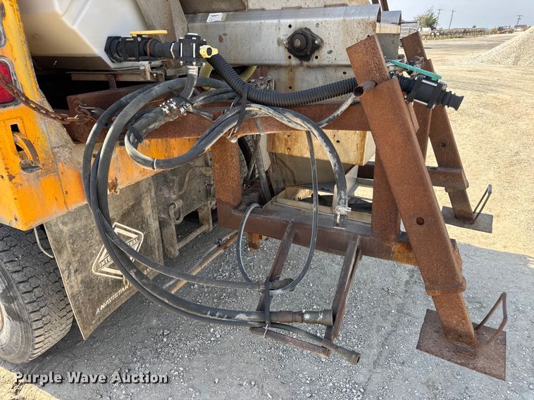 image for item DO2314 2011 International 7500 dump truck