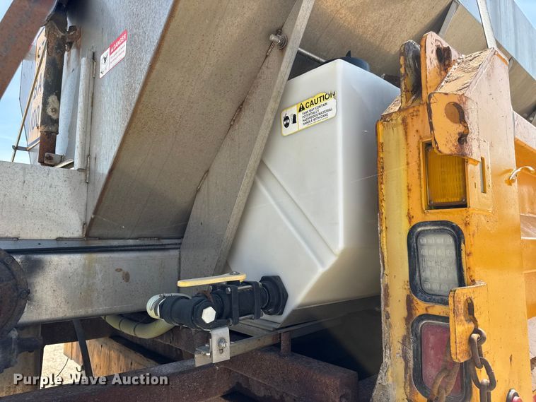 image for item DO2314 2011 International 7500 dump truck